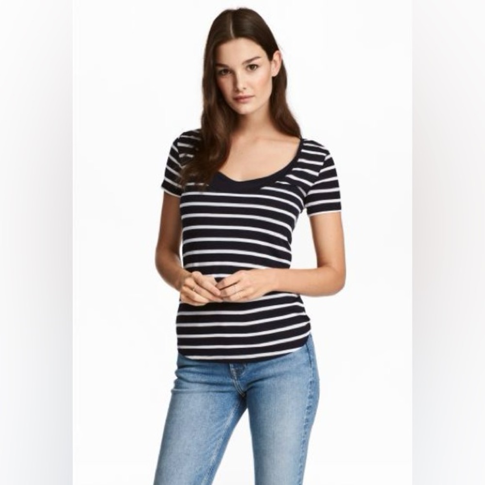 ⚓️ H&M MAMA Nursing Top ⚓️